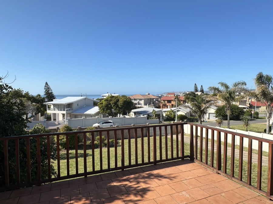 4 Bedroom Property for Sale in Hartenbos Central Western Cape